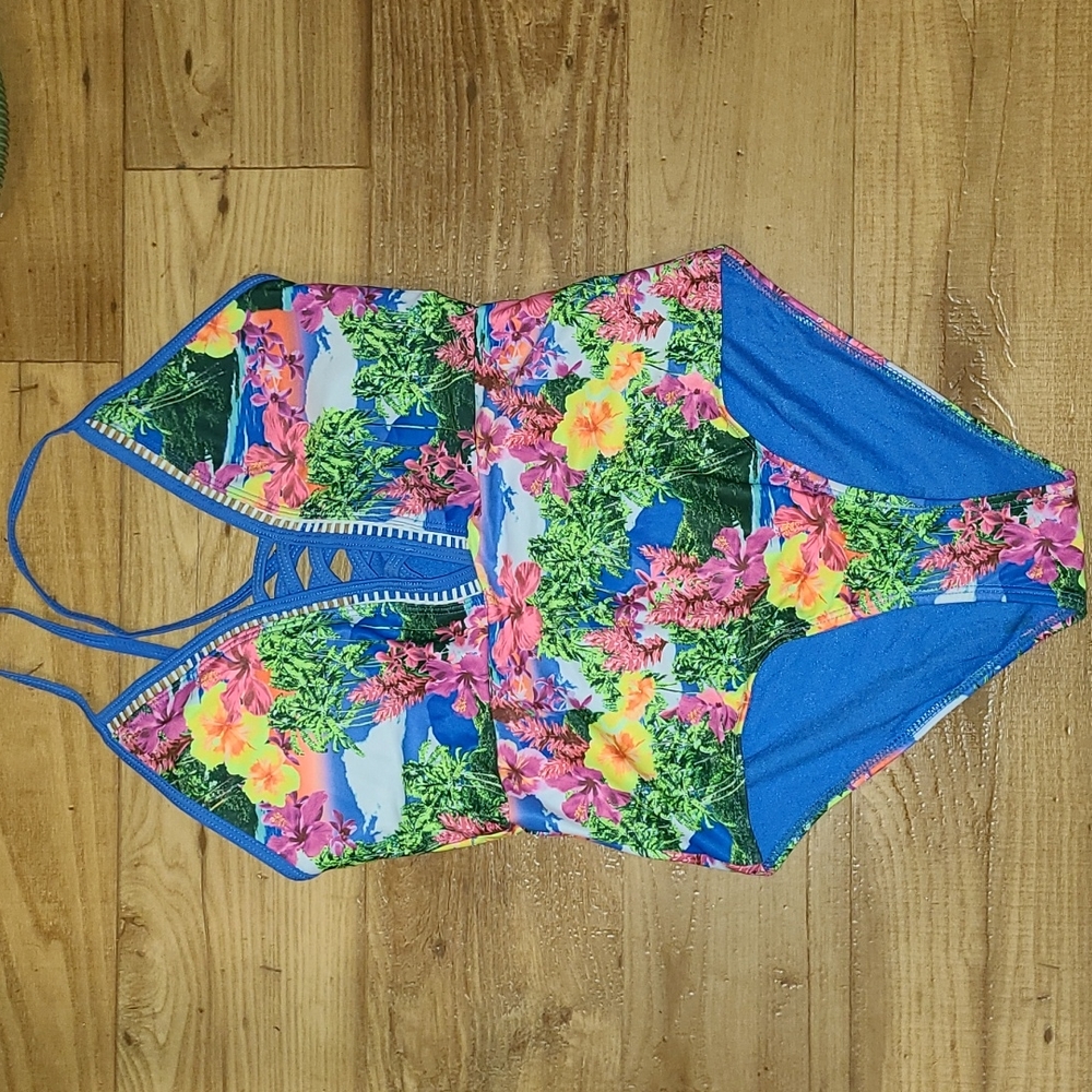 One piece bikini